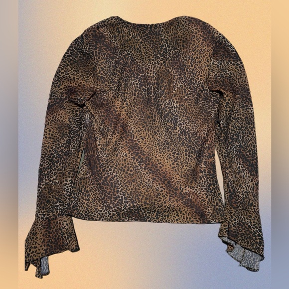 Rampage Y2K Style Cheetah Animal Print Flared Sleeve Blouse 🤎 - Picture 3 of 8